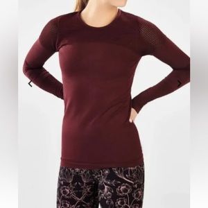 ❤️ NWT!! Retail $50
Fabletics Musetta Black Cherry Medium